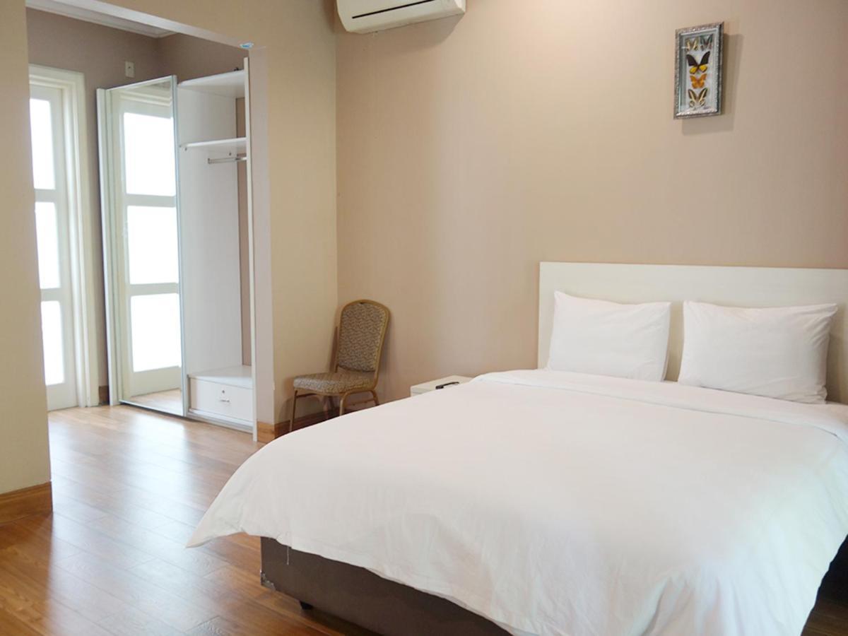 Saffron Suites Syariah Jakarta Exterior foto